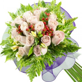 RAMO CON 22 ROSAS BLANCAS