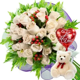 RAMO CON 24 ROSAS BLANCAS + GLOBO Y PELUCHE
