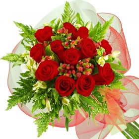 RAMO CON 12 ROSAS ROJAS