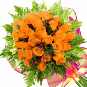 RAMO CON 28 ROSAS DAMASCO