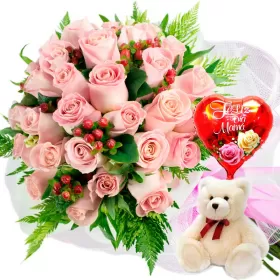 RAMO CON 24 ROSAS ROSADAS MÁS GLOBO DÍA DE LA MADRE Y PELUCHE