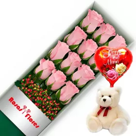 CAJA ROSADAS CON 12 ROSAS MÁS GLOBO DÍA DE LA MADRE Y PELUCHE