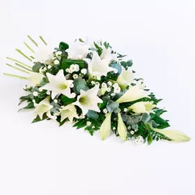 Ovalo tipo Cubre Urna con 15 Liliums Blancos