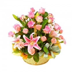 Canastillo Grande con 24 Rosas Rosadas y 10 Liliums