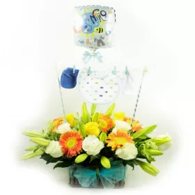 Cesta de Flores para Nacimiento Con Ropita y Globo de Niño
