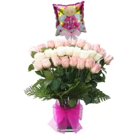 Florero de Nacimiento con 24 Rosas Mix Blancas y Rosadas con Globo Es una Niña
